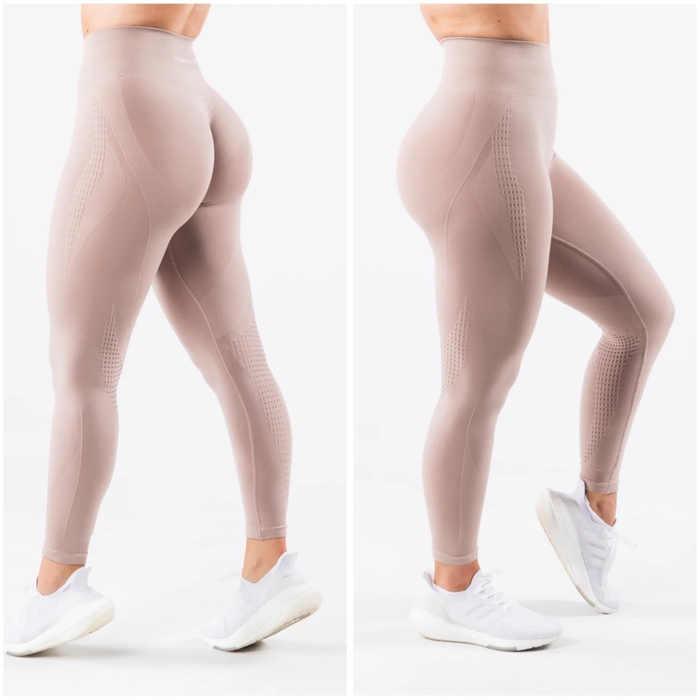 Alphalete Amplify Contour Leggings - Porcelain‎ Size Medium